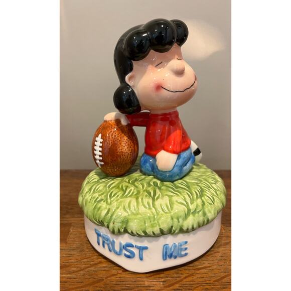 Willitts Designs Musical Figurine Lucy Peanuts "Trust Me" Football Collectible - Picture 1 of 5